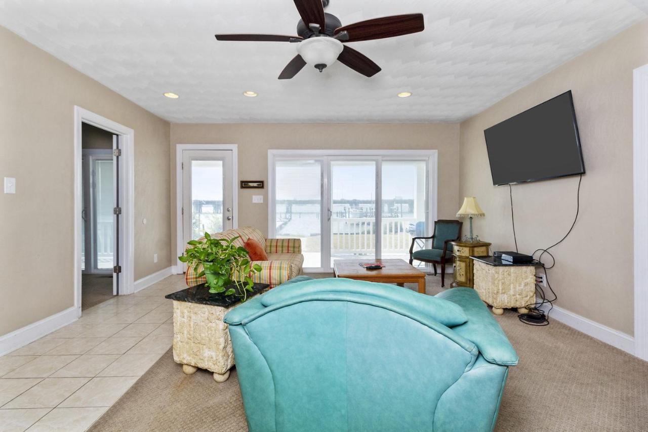 Water Front Delight On The Bay Home Norfolk Exterior photo