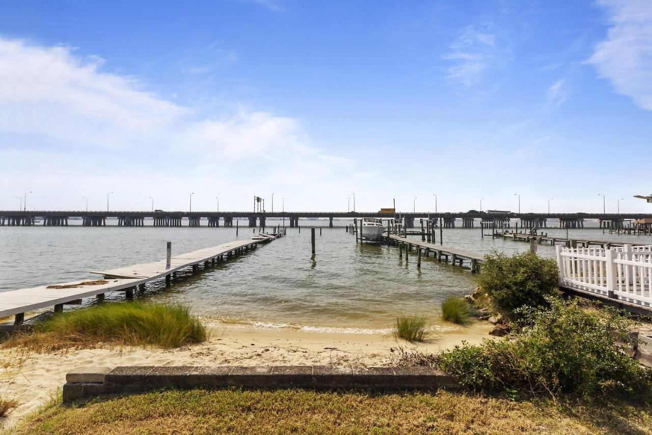 Water Front Delight On The Bay Home Norfolk Exterior photo