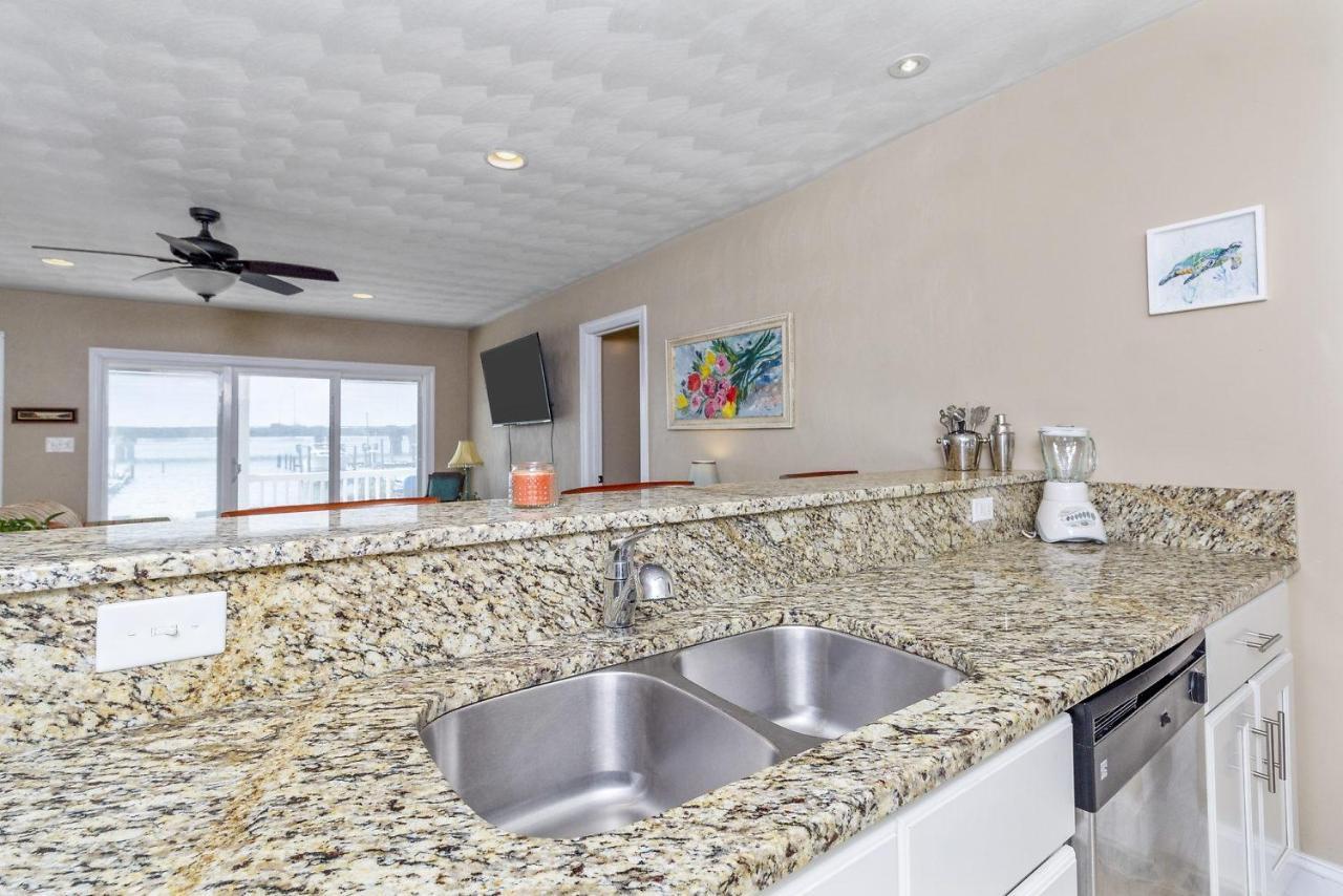 Water Front Delight On The Bay Home Norfolk Exterior photo